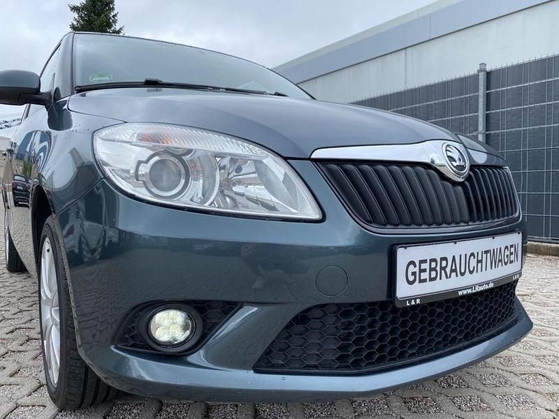 Gebraucht Skoda Fabia Ambition 90 PS (66 kW) 2014 Grau Kombi