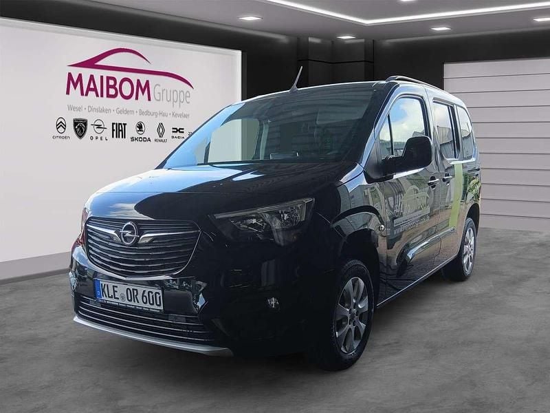 Lackierung schwarz perla nera/ Gebraucht 2024 Opel Combo Life Van / Kleinbus | 24.450 € (Guter Preis) - Bild 1/4