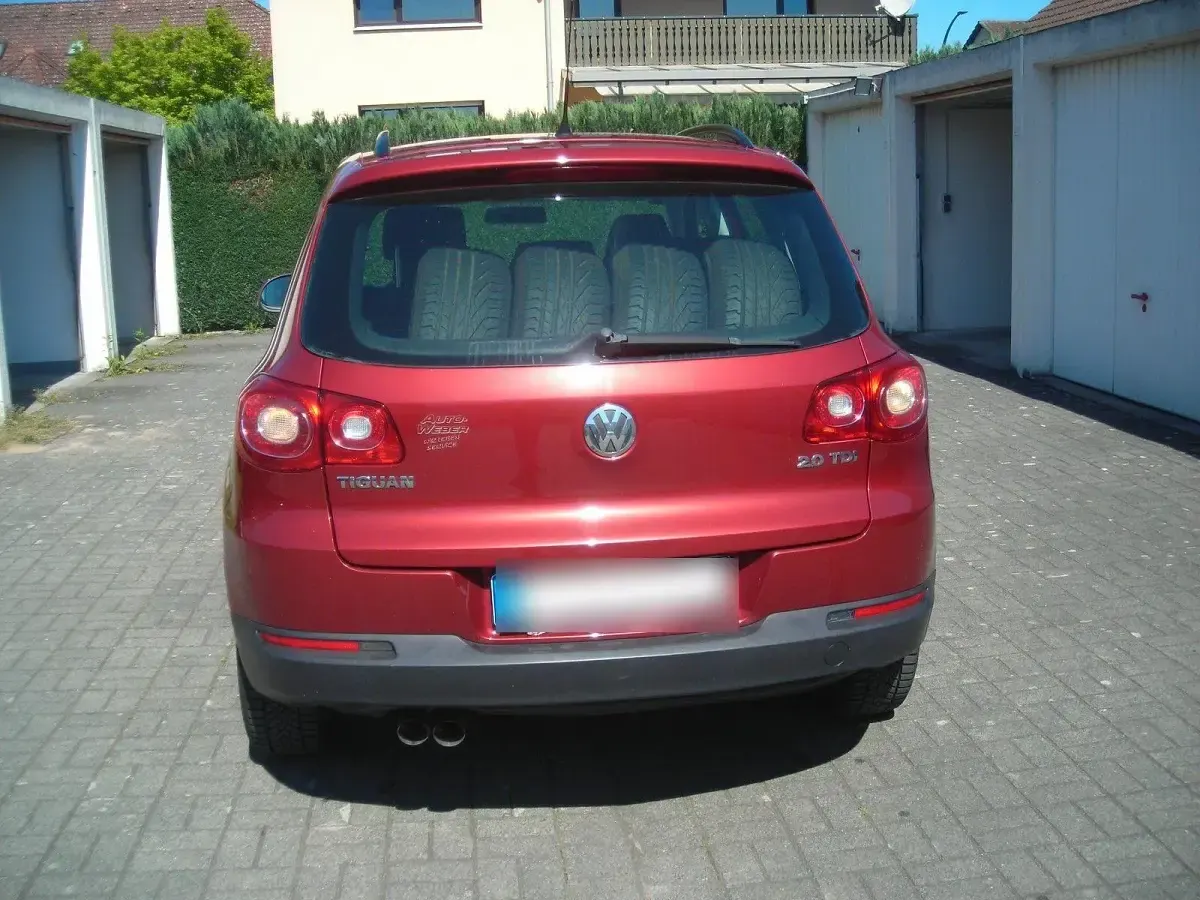 Gebraucht VW Tiguan 140 PS (102 kW) 2009 Rot SUV