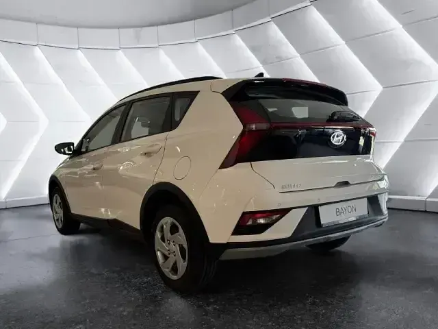 Neu Hyundai Bayon Select 101 PS (74 kW) 2025 Weiss SUV