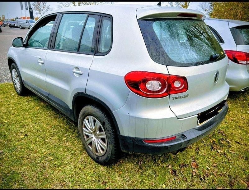 Gebraucht VW Tiguan Trendline 150 PS (110 kW) 2010 Gold SUV
