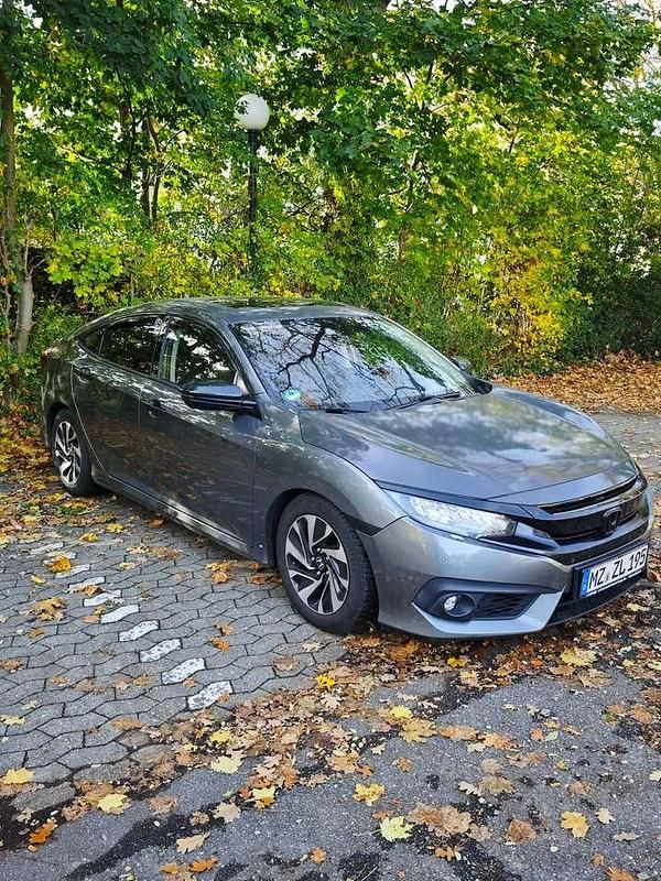 Gebraucht Honda Civic Executive 182 PS (133 kW) 2017 Grau Limousine