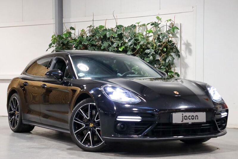 Schwarz Gebraucht 2018 Porsche Panamera Turbo Sport Turismo Limousine | 66.045 € (Superpreis) - Bild 1/4