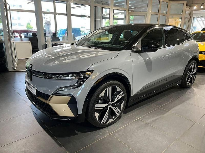 Grau Gebraucht 2024 Renault Mégane Iconic Limousine | 38.800 € (Etwas zu teuer) - Bild 1/4