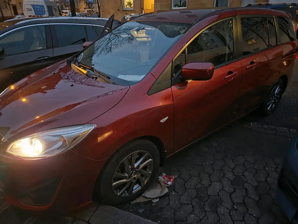 Gebraucht Mazda 5 116 PS (85 kW) 2012 Rot Van / Kleinbus