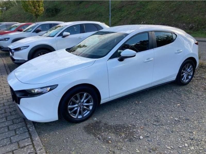 Gebraucht Mazda 3 Selection 122 PS (89 kW) 2020 Arctic white Limousine
