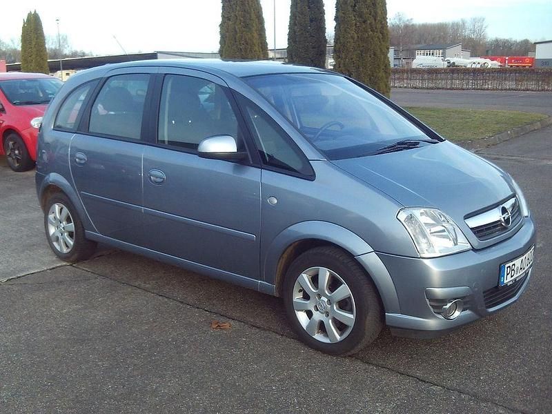 Gebraucht Opel Meriva Cosmo 105 PS (77 kW) 2009 Silber Van / Kleinbus