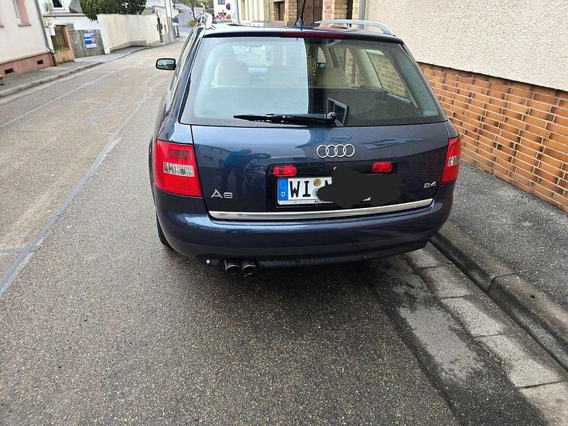 Gebraucht Audi A6 170 PS (125 kW) 2001 Blau Kombi