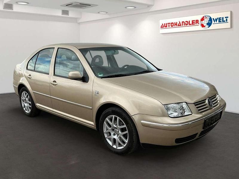 Gebraucht VW Bora Highline 105 PS (77 kW) 2002 Gold Limousine