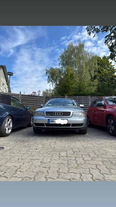 Silber Gebraucht 1997 Audi A4 Limousine | 2.250 € (Superpreis) - Bild 1/4