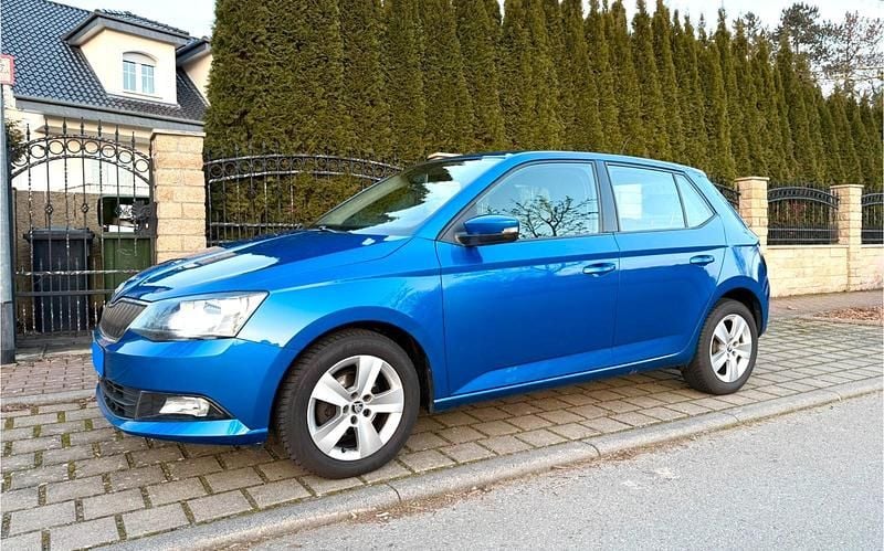 Blau Gebraucht 2018 Skoda Fabia Kombi | 6.990 € (Superpreis) - Bild 1/4