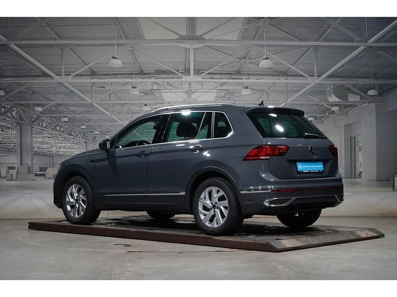 Gebraucht VW Tiguan Elegance 150 PS (110 kW) 2023 Delfingrau metallic SUV