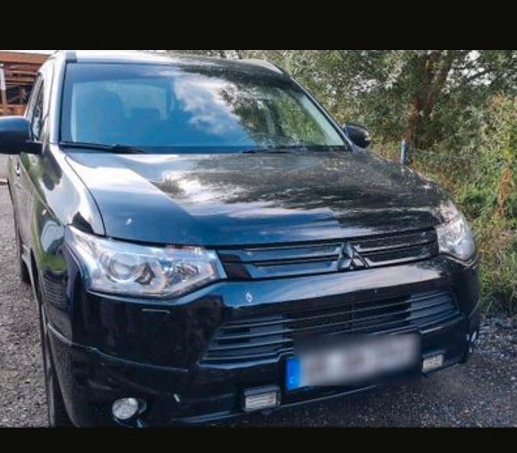 Schwarz Gebraucht 2013 Mitsubishi Outlander Top SUV | 7.300 € (Fairer Preis) - Bild 1/4
