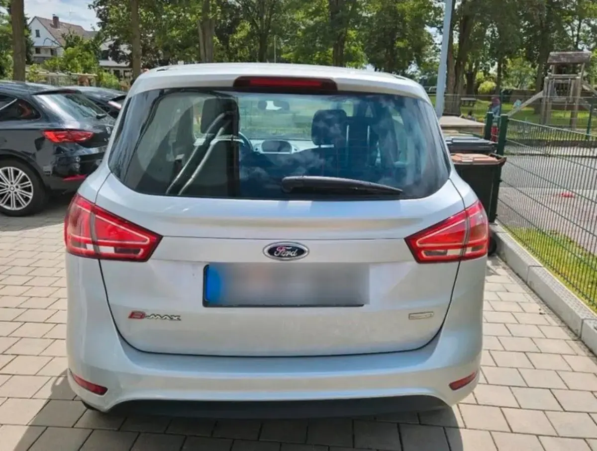 Używany Ford B-MAX 100 KM (73 kW) 2015 Srebrny Minivan