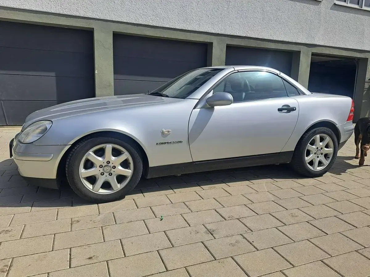 Gebraucht Mercedes SLK230 193 PS (141 kW) 1998 Silber Cabrio