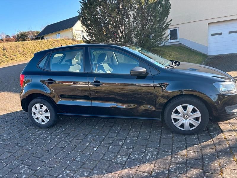 Gebraucht VW Polo 75 PS (55 kW) 2014 Schwarz Kleinwagen