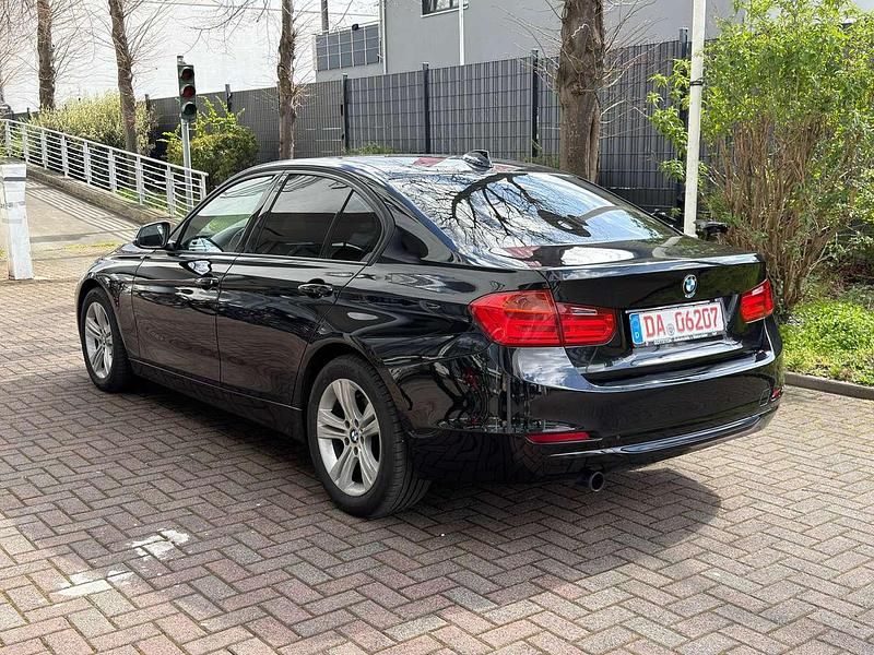Gebraucht BMW 316 136 PS (100 kW) 2013 Black sapphire metallic Limousine