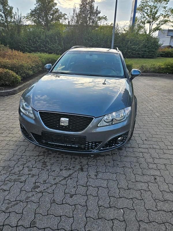 Grau Gebraucht 2013 Seat Exeo Kombi | 2.450 € - Bild 1/4