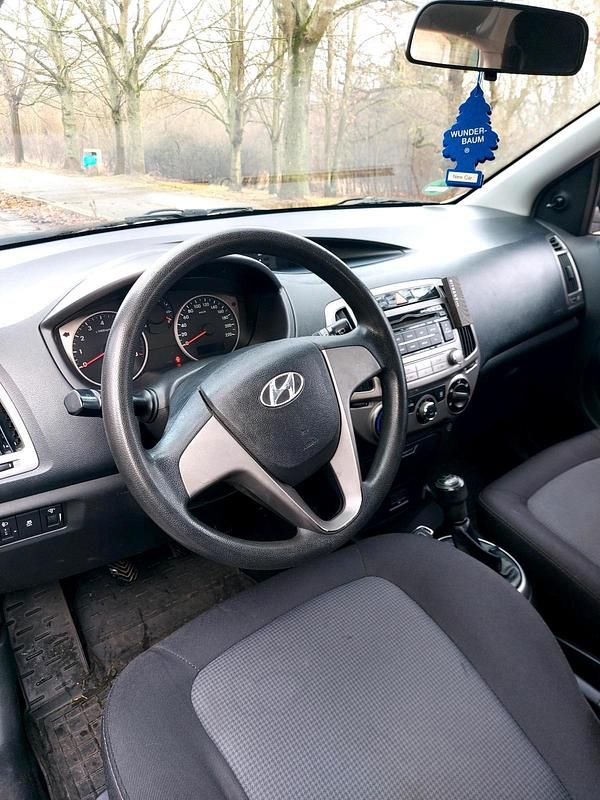 Gebraucht Hyundai i20 2014 Weiß Kleinwagen