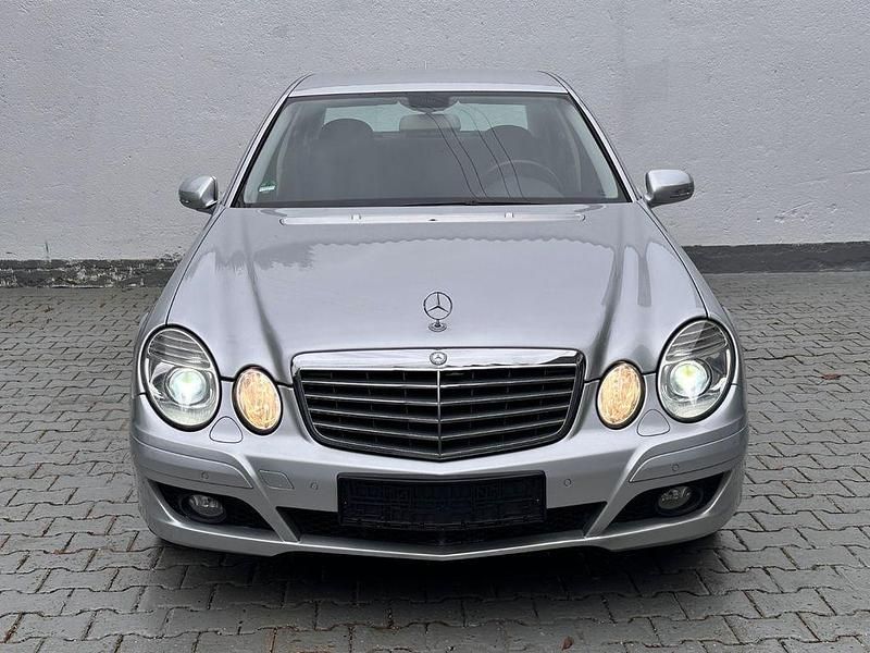Usata Mercedes E230 204 CV (150 kW) 2007 Argento Berlina
