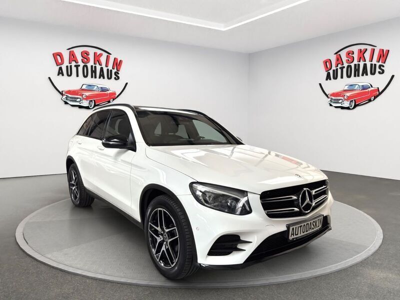 Weiß Gebraucht 2018 Mercedes GLC300 AMG line SUV | 24.700 € - Bild 1/4