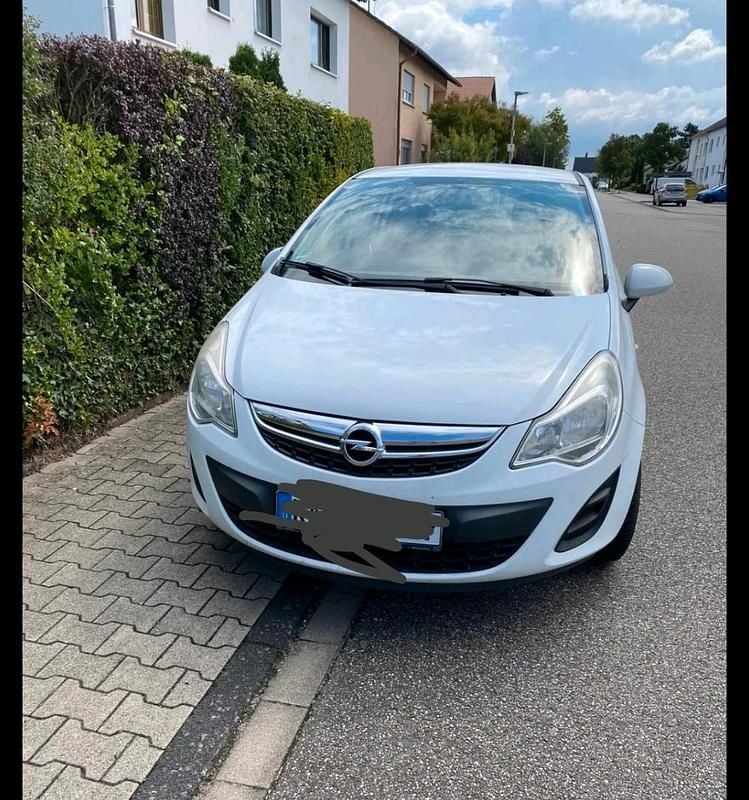Weiß Gebraucht 2013 Opel Corsa Active Kleinwagen | 2.800 € (Guter Preis) - Bild 1/4