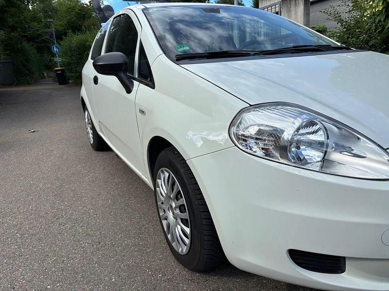 Gebraucht Fiat Punto Pop 69 PS (50 kW) 2013 Weiß Kleinwagen