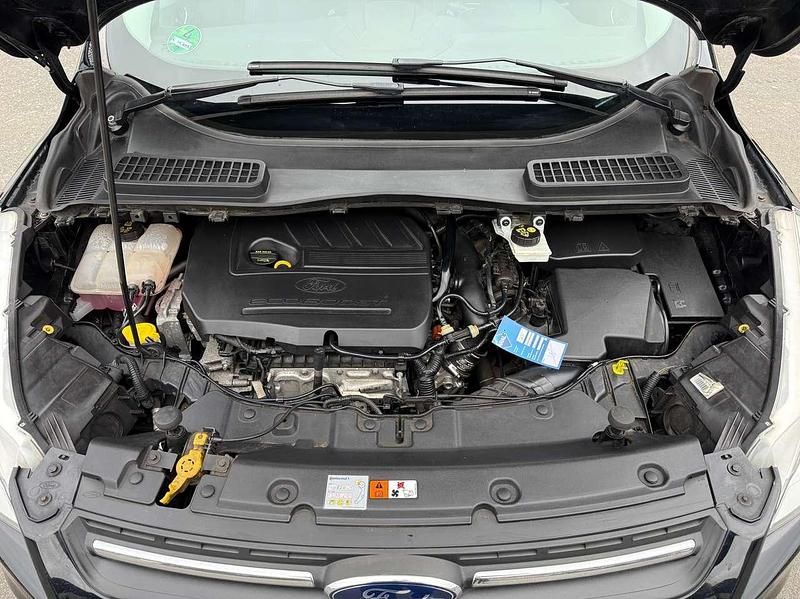 Gebraucht Ford Kuga 150 PS (110 kW) 2015 Schwarz SUV