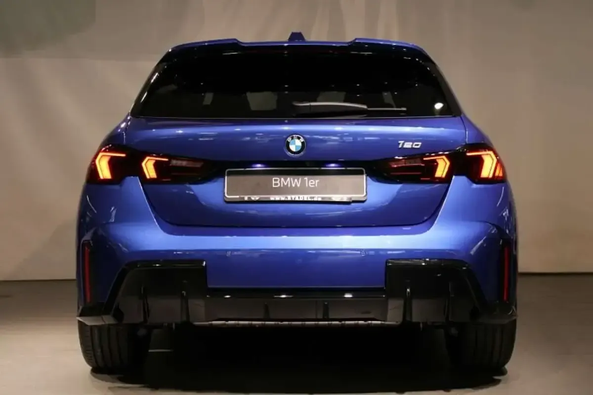 Neu BMW 120 M Sport 170 PS (125 kW) 2026 M portimao blau metallic Kleinwagen