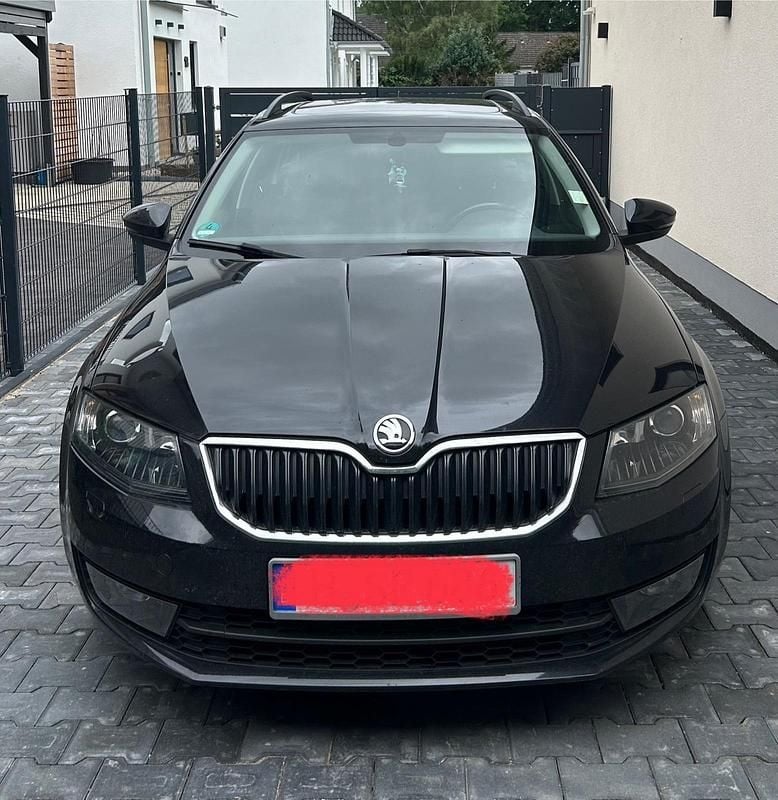 Schwarz Gebraucht 2017 Skoda Octavia Joy Kombi | 9.999 € (Superpreis) - Bild 1/4