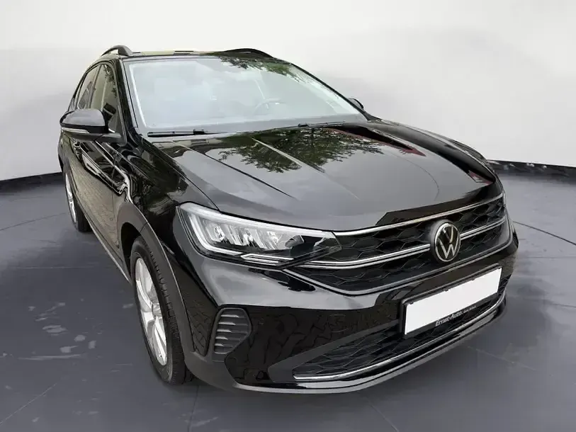 Gebraucht VW Taigo Life 110 PS (80 kW) 2023 Deep black perleffekt SUV