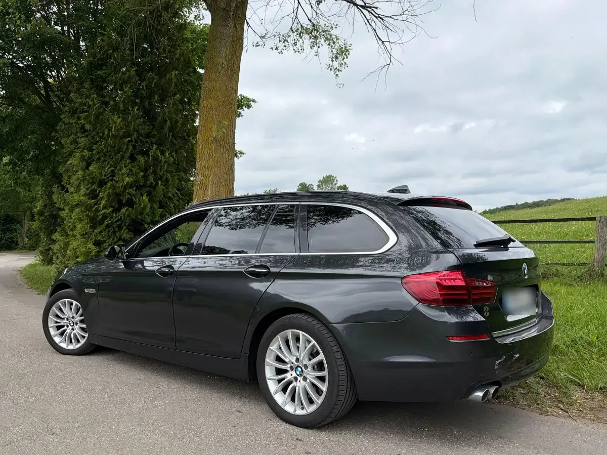 Gebraucht BMW 530 258 PS (189 kW) 2015 Schwarz Kombi