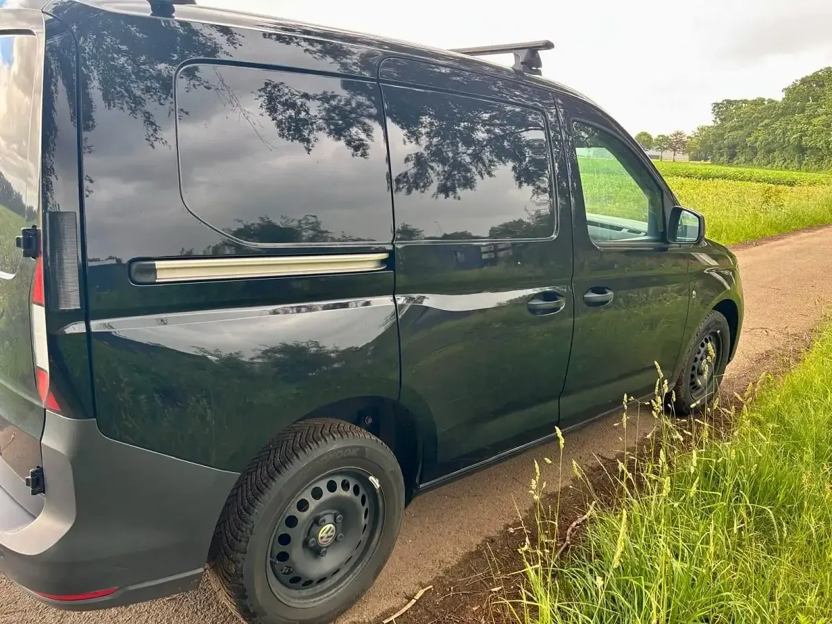Gebraucht VW Caddy 122 PS (89 kW) 2021 Schwarz Van / Kleinbus