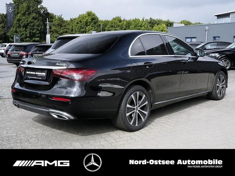 Gebraucht Mercedes E300 Exclusive 194 PS (142 kW) 2022 Metalliclack obsidianschwarz Limousine