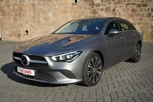 Gebraucht Mercedes CLA250 Progressive 224 PS (164 kW) 2021 Mountaingrau metallic (metallic) Coupé