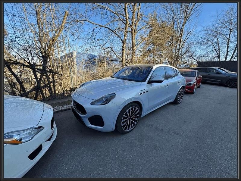 Weiß Gebraucht 2022 Maserati Grecale SUV | 68.959 € (Superpreis) - Bild 1/4