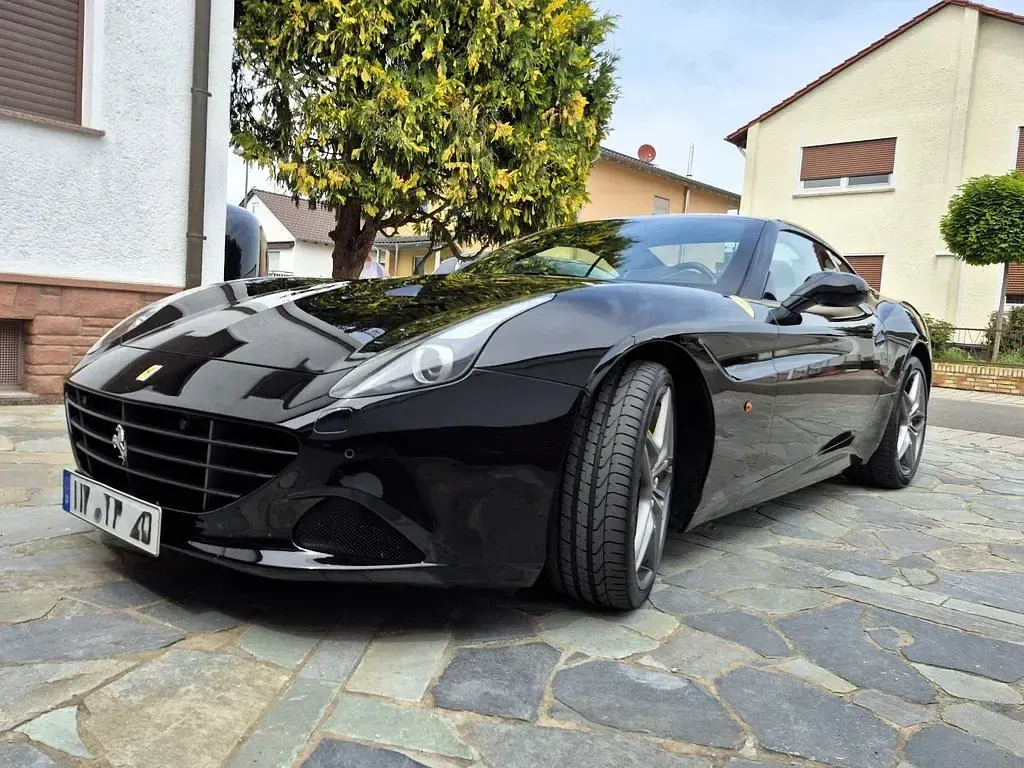 Gebraucht Ferrari California 560 PS (411 kW) 2016 Schwarz Cabrio