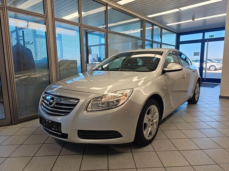 Gebraucht Opel Insignia Edition 179 PS (131 kW) 2009 Silbermet. (metallic) Limousine