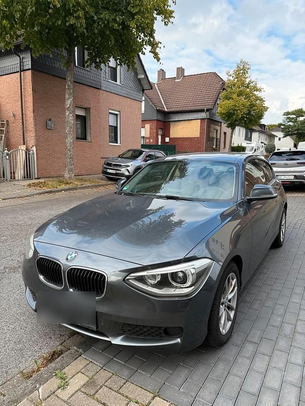 Grau Gebraucht 2014 BMW 116 Kleinwagen | 8.000 € (Guter Preis) - Bild 1/4