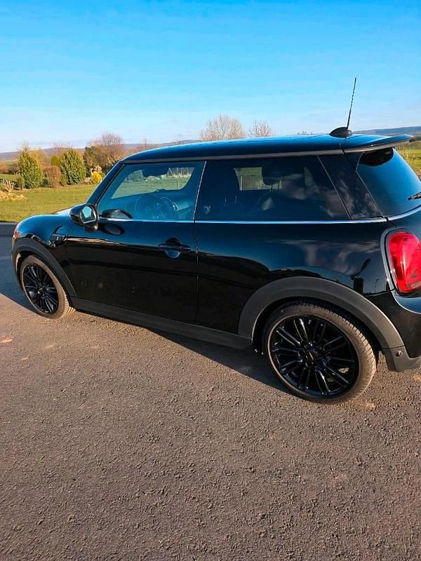 Używany Mini Cooper 135 kW (184 KM) 2021 Czarny Hatchback