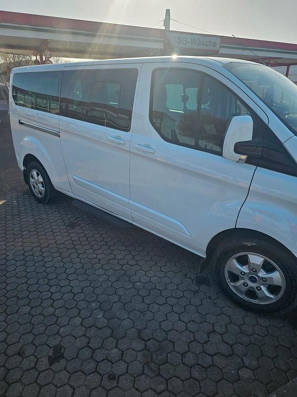 Gebraucht Ford Tourneo Titanium 170 PS (125 kW) 2016 Weiß Van / Kleinbus