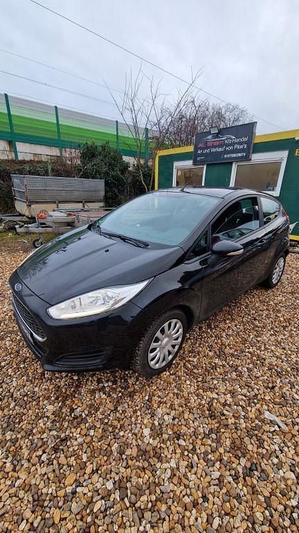 Schwarz Gebraucht 2017 Ford Fiesta Trend Limousine | 3.950 € (Fairer Preis) - Bild 1/4
