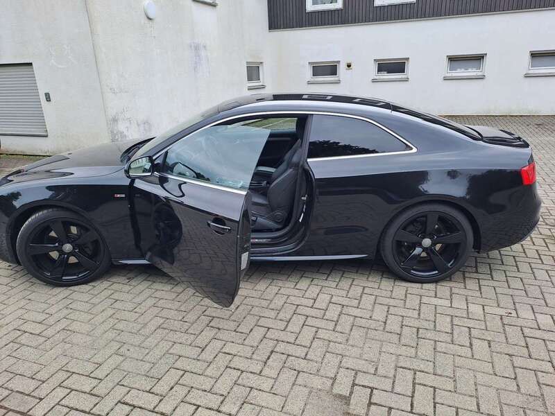 Schwarz Gebraucht 2012 Audi A5 Coupé | 9.500 € (Superpreis) - Bild 1/4