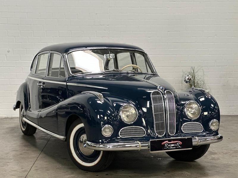 Blau Gebraucht 1956 BMW 502 Limousine | 57.900 € - Bild 1/4