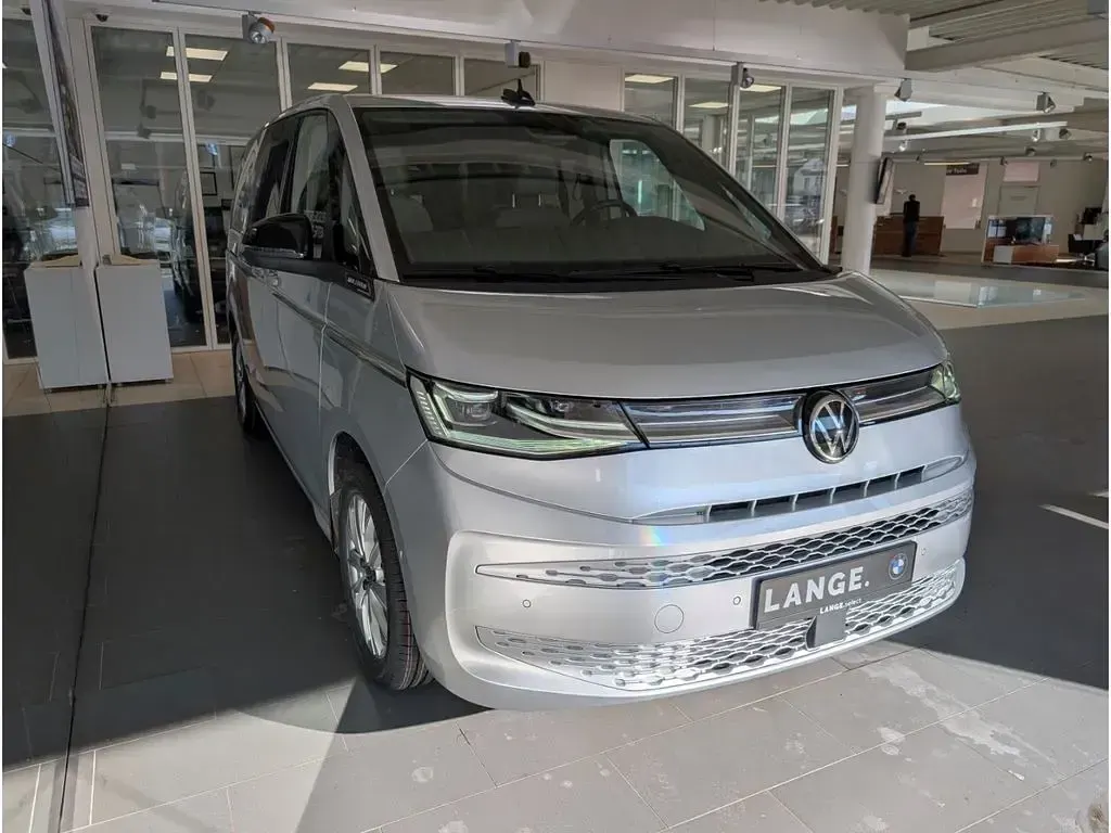 Gebraucht VW Multivan Style 150 PS (110 kW) 2025 Reflexsilber Van / Kleinbus