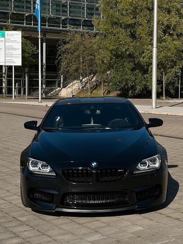 Schwarz Gebraucht 2013 BMW M6 Shadowline Coupé | 44.000 € (Teuer) - Bild 1/4