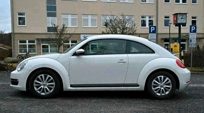 Usata VW Beetle 105 CV (77 kW) 2012 Bianco Utilitaria
