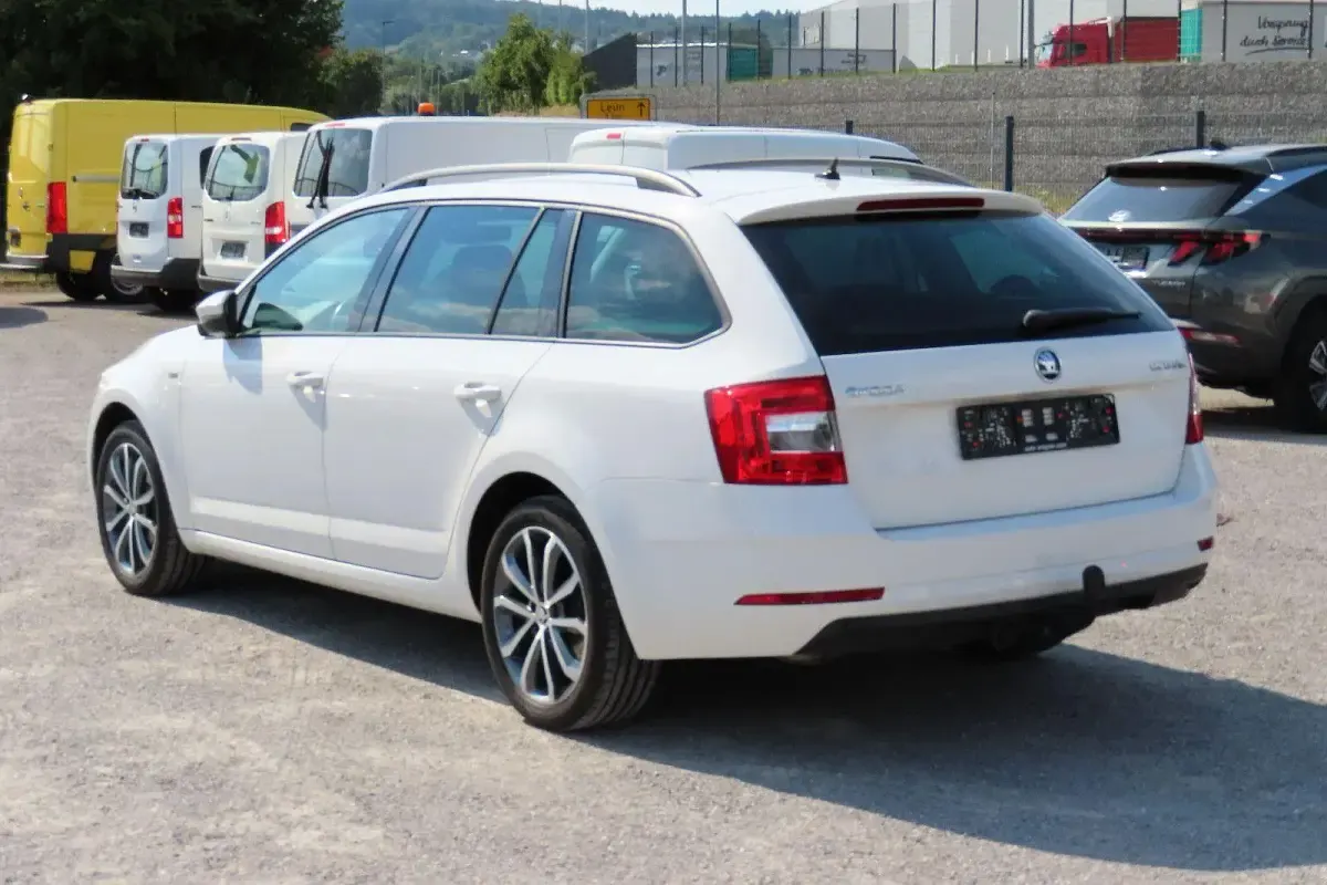 Gebraucht Skoda Octavia Soleil 150 PS (110 kW) 2020 Weiß Kombi