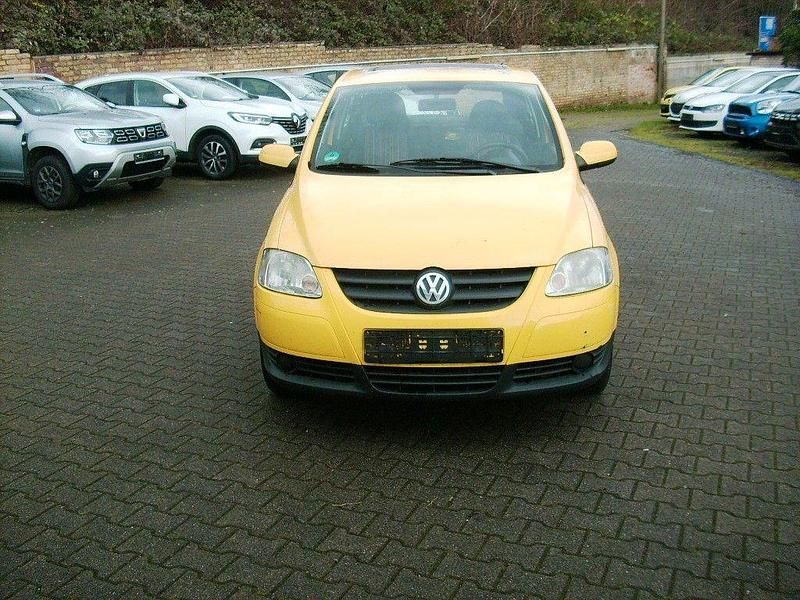 Gebraucht VW Fox 54 PS (39 kW) 2006 Gelb Kleinwagen