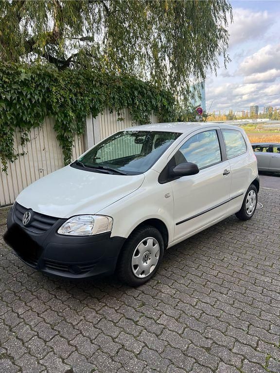Gebraucht VW Fox 55 PS (40 kW) 2010 Weiß Kleinwagen